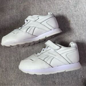 Reebok Kids White Leather Velcro Sneakers with Light Purple Sole Stripe